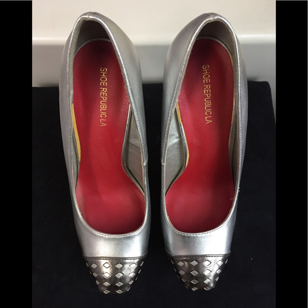 Thick platform heels